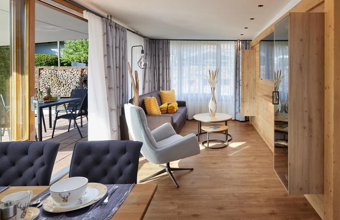 Maximilian Appartements-1